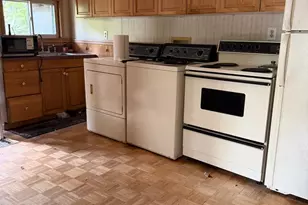 966 S Centre St, Pottsville, PA 17901 - Photo 5