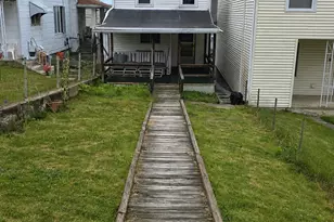 142 Arnot St, Saint Clair, PA 17970 - Photo 9