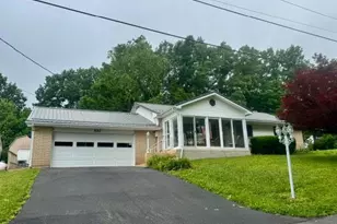 530 W Nicholas St, Frackville, PA 17931 - Photo 3