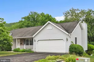266 Forest Rd, Pottsville, PA 17901 - Photo 3