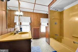 810 E Norwegian St, Pottsville, PA 17901 - Photo 23