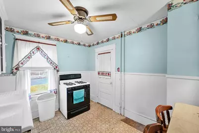 810 E Norwegian Street, Pottsville, PA 17901 - Photo 11