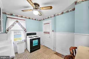 810 E Norwegian St, Pottsville, PA 17901 - Photo 11
