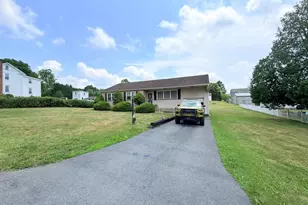 206 Tyson St, New Ringgold, PA 17960 - Photo 1