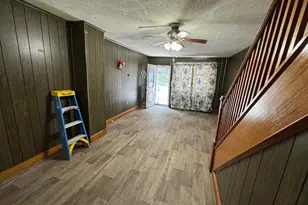 516 E Norwegian St, Pottsville, PA 17901 - Photo 3