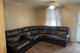 457 Carbon St, Minersville, PA 17954 - Photo 3