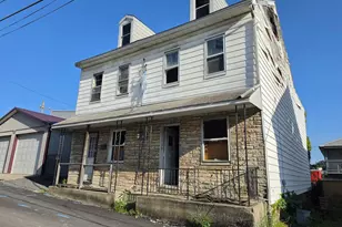 516 W Arlington St, Shenandoah, PA 17976 - Photo 1