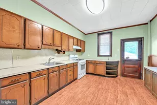 717 N Centre St, Pottsville, PA 17901 - Photo 9