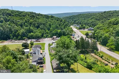 2299 Sunny Road, New Ringgold, PA 17960 - Photo 3
