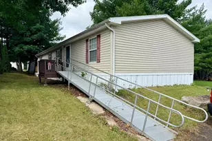 212 Hope Dr, New Ringgold, PA 17960 - Photo 1