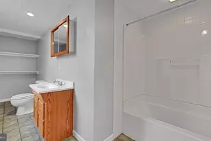 901 Fairview St, Pottsville, PA 17901 - Photo 19