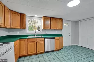 901 Fairview St, Pottsville, PA 17901 - Photo 11