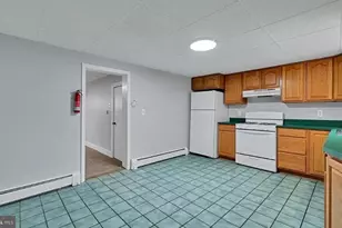 901 Fairview St, Pottsville, PA 17901 - Photo 9