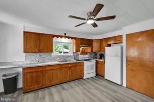 1427 Seneca St, Pottsville, PA 17901 - Photo 17