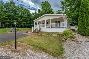211 Hope Dr, New Ringgold, PA 17960 - Photo 3