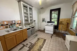 325 W Coal St, Port Carbon, PA 17965 - Photo 3