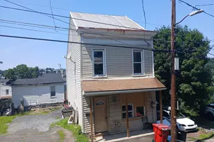226 Pierce St, Pottsville, PA 17901 - Photo 3