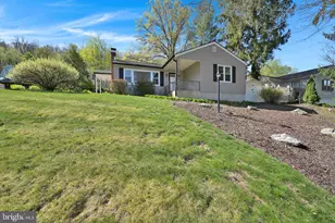 127 Mahantongo Dr, Pottsville, PA 17901 - Photo 1