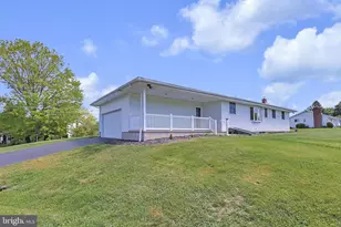 1004 Maple St, Pottsville, PA 17901 - Photo 3