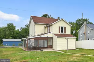 408 E Railroad Ave, New Ringgold, PA 17960 - Photo 33