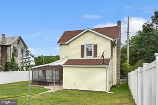 408 E Railroad Ave, New Ringgold, PA 17960 - Photo 35