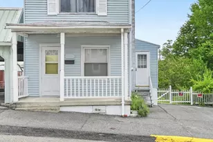 135 Broad St, Saint Clair, PA 17970 - Photo 3
