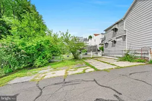 135 Broad St, Saint Clair, PA 17970 - Photo 25