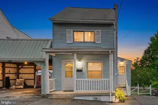 135 Broad St, Saint Clair, PA 17970 - Photo 3