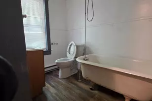 208 W Railroad St, Pottsville, PA 17901 - Photo 9