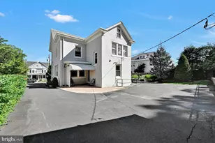 1805 Mahantongo St, Pottsville, PA 17901 - Photo 9