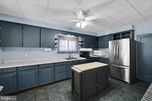 405 Laurel St, Minersville, PA 17954 - Photo 7