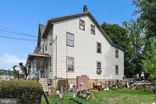 40 N Tulpehocken St, Pine Grove, PA 17963 - Photo 7