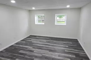 300 W Frack St, Frackville, PA 17931 - Photo 3