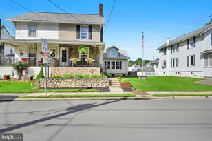 22 Spruce St, Pine Grove, PA 17963 - Photo 3