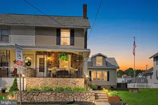 22 Spruce St, Pine Grove, PA 17963 - Photo 1