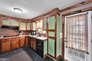 22 Spruce St, Pine Grove, PA 17963 - Photo 11