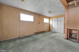 708 W Maple St, Valley View, PA 17983 - Photo 35