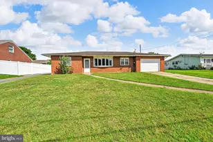 708 W Maple St, Valley View, PA 17983 - Photo 3