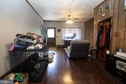 212 W Schuylkill Avenue, Pottsville, PA 17901 - Photo 5