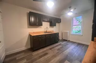 327 Arch St, Pottsville, PA 17901 - Photo 9