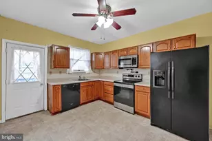1706 W Norwegian St, Pottsville, PA 17901 - Photo 11