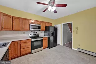1706 W Norwegian St, Pottsville, PA 17901 - Photo 9