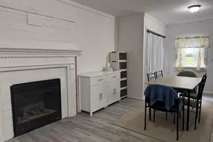 573 Peacock St, Pottsville, PA 17901 - Photo 3