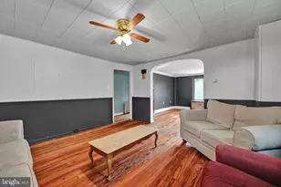 1952 Mahantongo St, Pottsville, PA 17901 - Photo 9