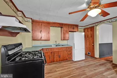 1952 Mahantongo Street, Pottsville, PA 17901 - Photo 11