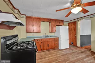 1952 Mahantongo St, Pottsville, PA 17901 - Photo 11