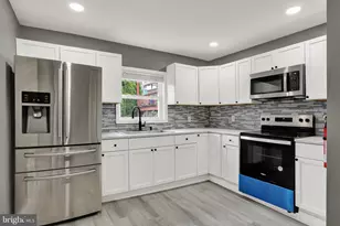 13 N Gilbert St, Shenandoah, PA 17976 - Photo 9