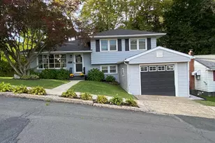 412 Pulaski Dr, Pottsville, PA 17901 - Photo 1