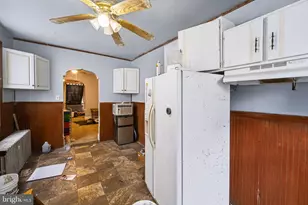 807 W Norwegian St, Pottsville, PA 17901 - Photo 7