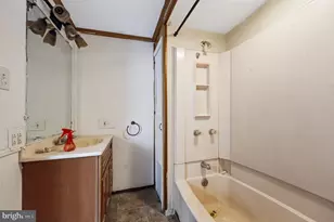 807 W Norwegian St, Pottsville, PA 17901 - Photo 11